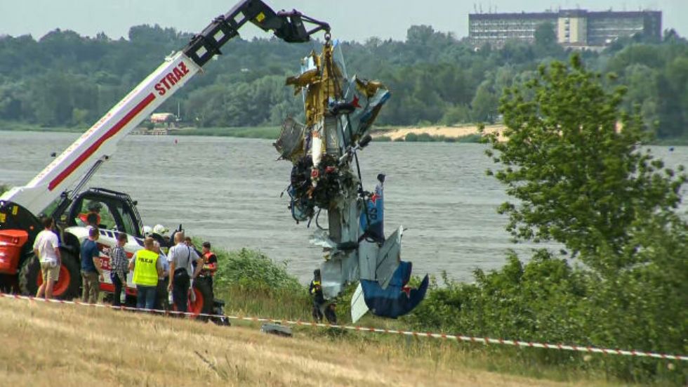 Na mitingu na Poljskem strmoglavil Jak-52 Na mitingu na Poljskem strmoglavil Jak-52