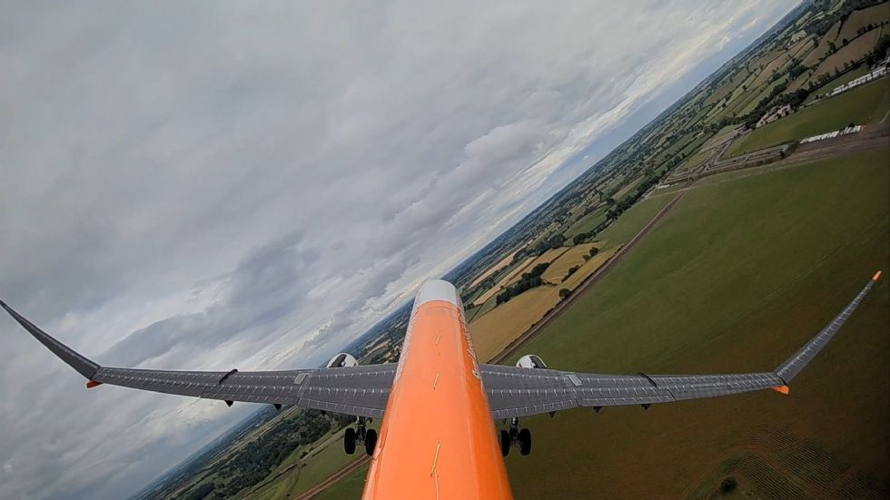 Airbus z mahajočimi krili Airbus z mahajočimi krili