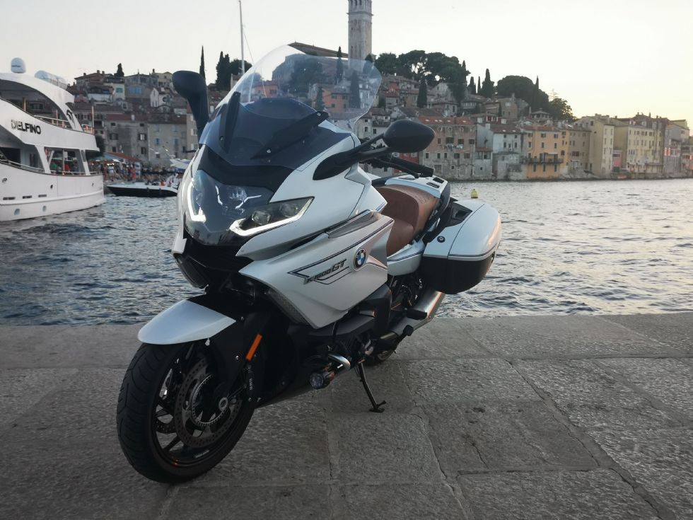 Ko zaprede šest valjev na dveh kolesih Ko zaprede šest valjev na dveh kolesih