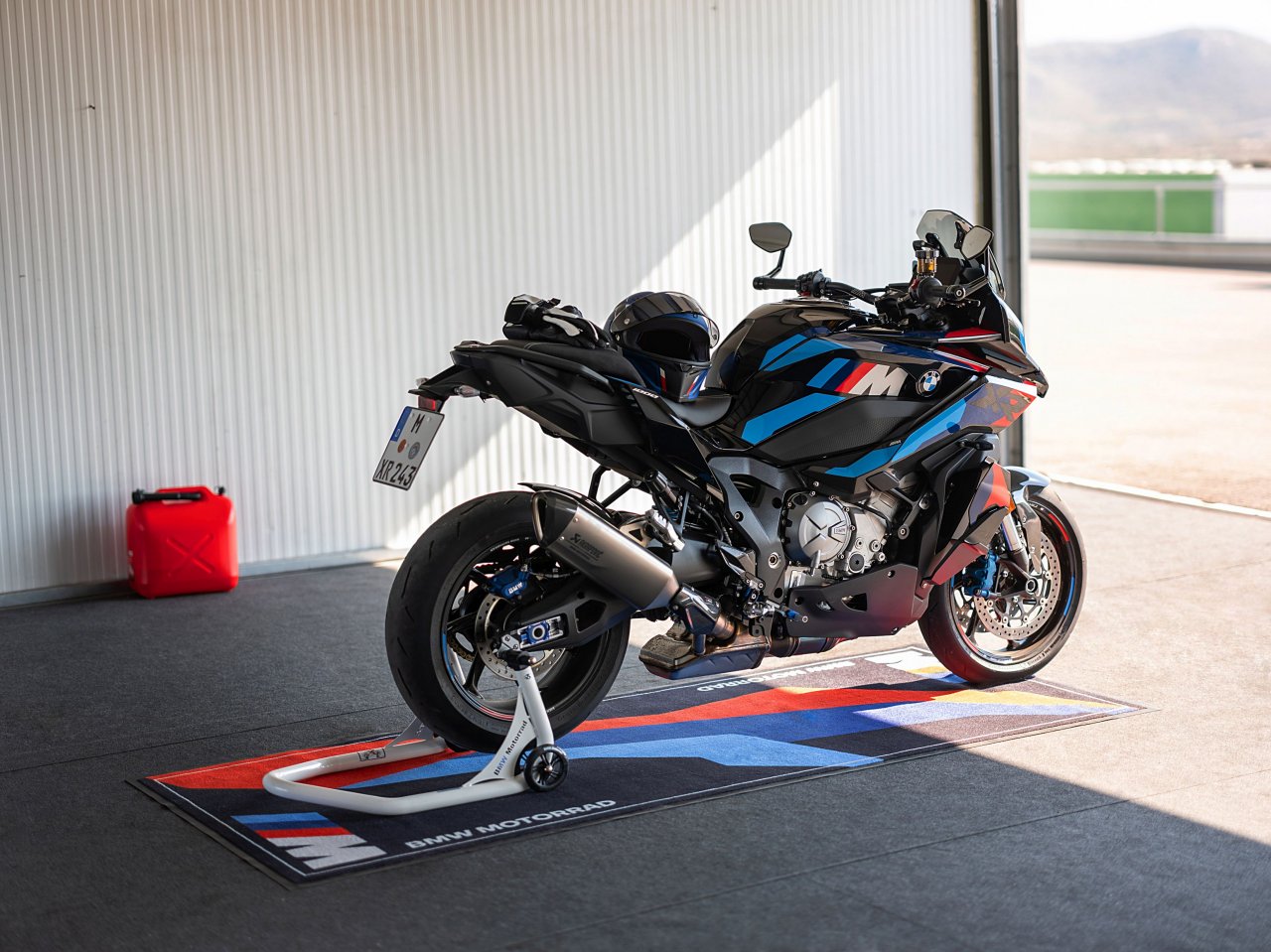 Več kot 200 jih razvija novi bavarski M Več kot 200 jih razvija novi bavarski M