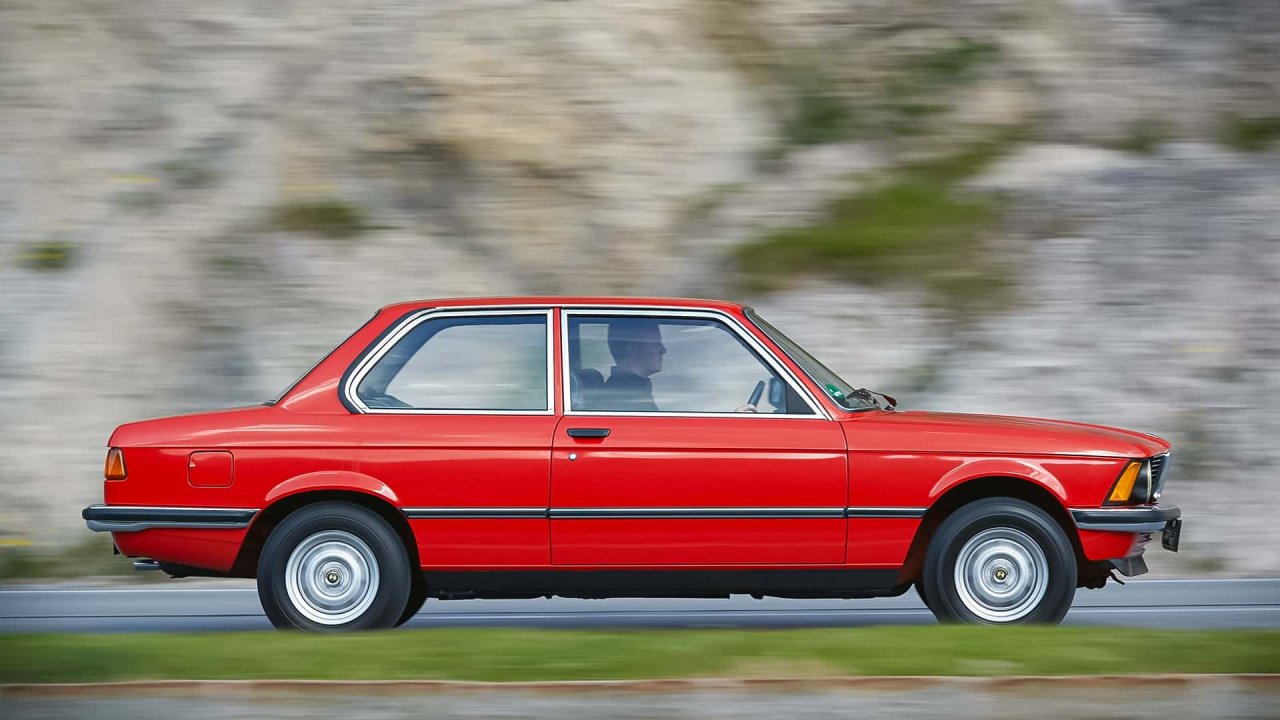 Prva BMW-jeva Trojka je stara 50 let Prva BMW-jeva Trojka je stara 50 let