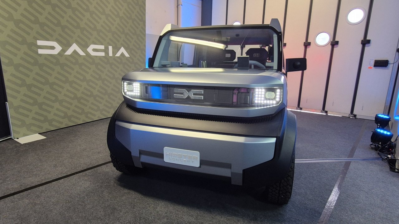 Dacia ima veliko novega, prvič od blizu tudi električni malček Dacia ima veliko novega, prvič od blizu tudi električni malček