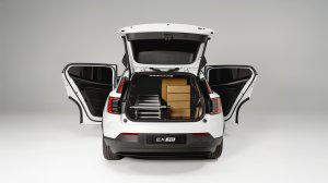 Dostavnik znamke Volvo?! Ni šala in ni umetna inteligenca