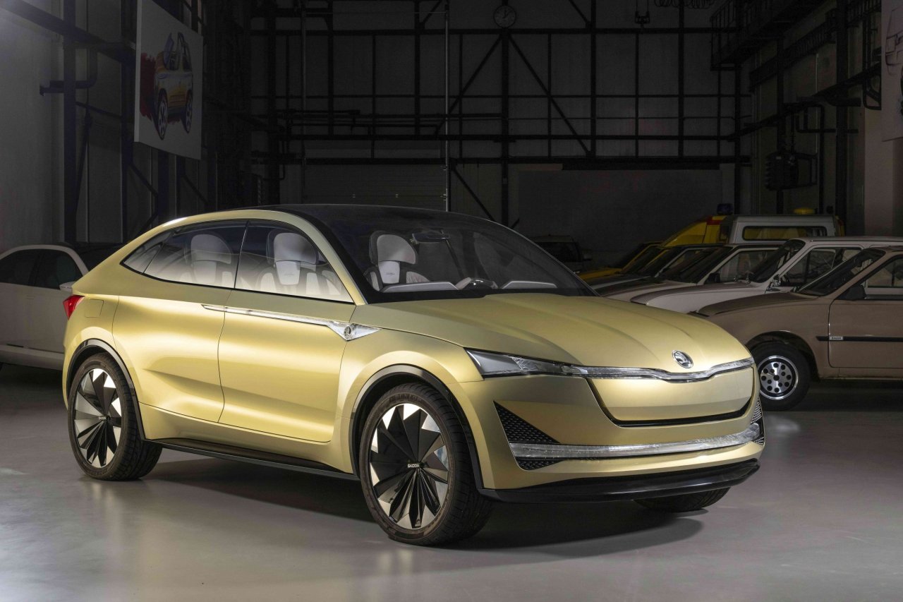 Škoda odpira vrata skritim prototipom - več kot 50 novosti Škoda odpira vrata skritim prototipom - več kot 50 novosti