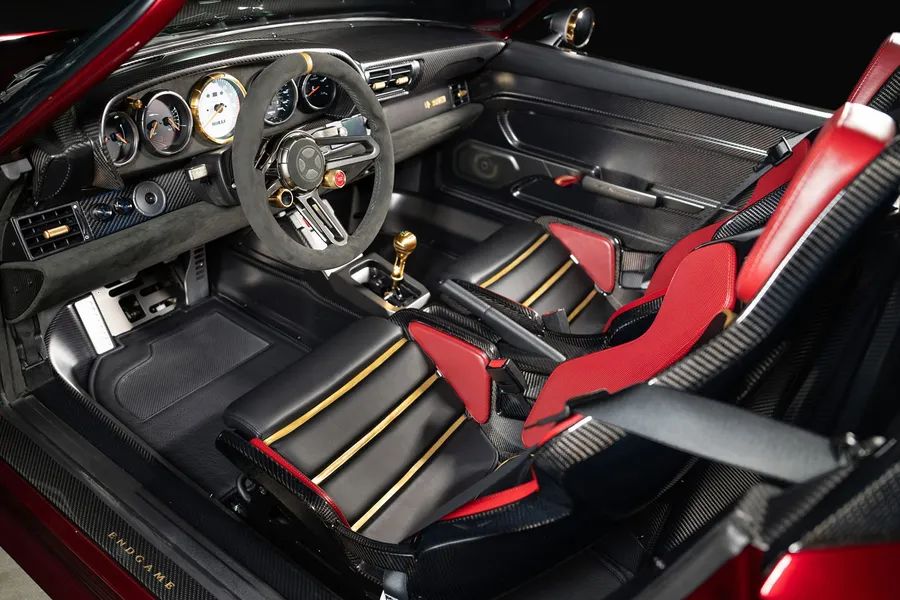 Če bi Iron Man vozil Porsche 911, bi bil videti takole Če bi Iron Man vozil Porsche 911, bi bil videti takole