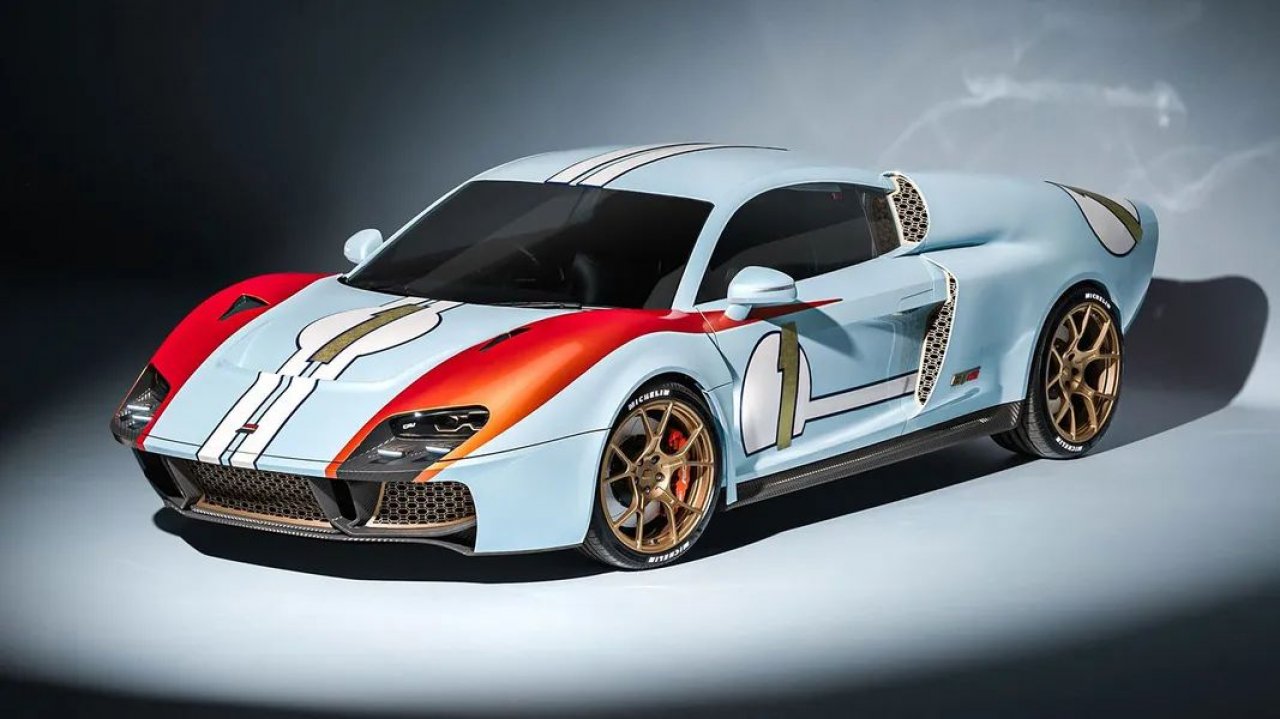 Ford GT40 se vrača, a pod karoserijo nekaj skriva Ford GT40 se vrača, a pod karoserijo nekaj skriva