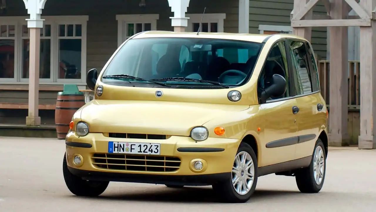 Multipla iz časov preloma tisočletja. Za nekatere grdoba, za mnoge izredno genialen in uporaben avto.