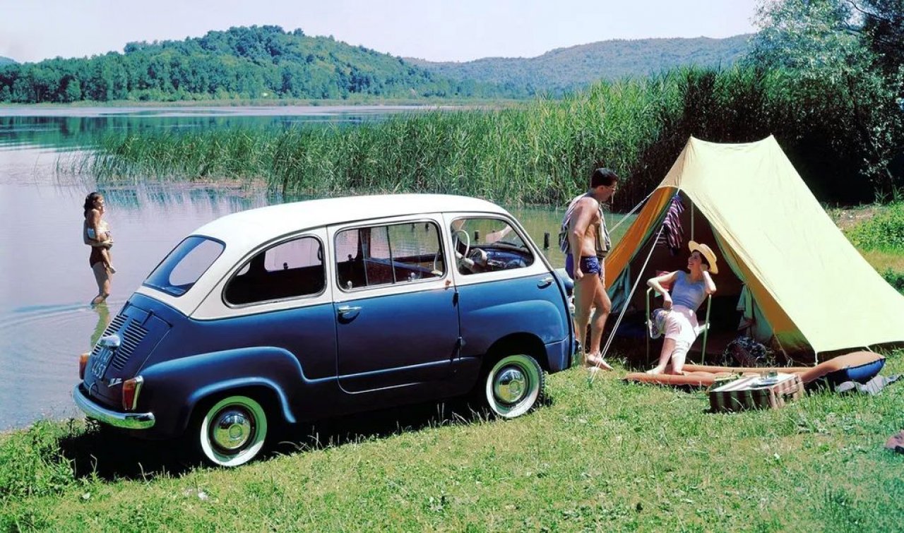 Če je zadaj še malo spominjala na Fiata 600, pa je spredaj Multipla dajala videz, kot da jo je pičilo 14 panjev čebel.