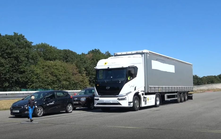 599 km dosega, 651-kWh baterija in megavatno polnjenje