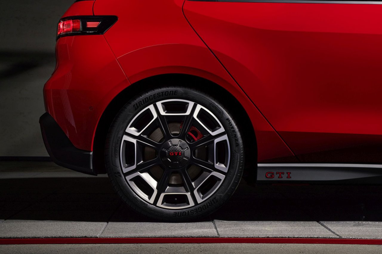 Prvi električni GTI ima slovensko ceno 